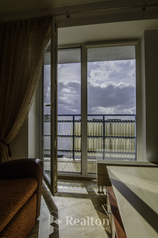 Nuomojamas šviesus 2 kambarių butas su puikiu panoraminiu vaizdu!-image-280163393