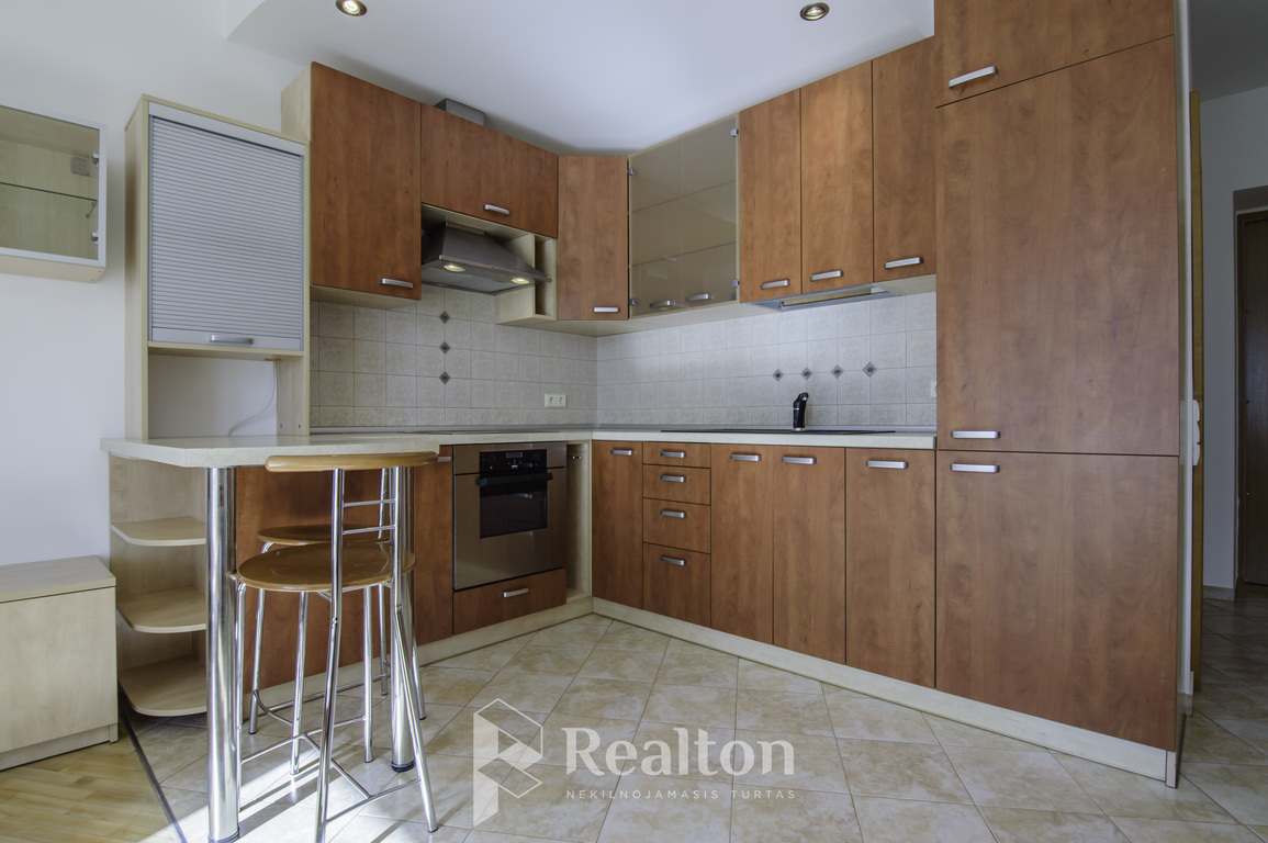 Nuomojamas šviesus 2 kambarių butas su puikiu panoraminiu vaizdu!-image-280163396