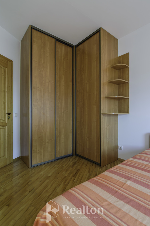 Nuomojamas šviesus 2 kambarių butas su puikiu panoraminiu vaizdu!-image-280163400