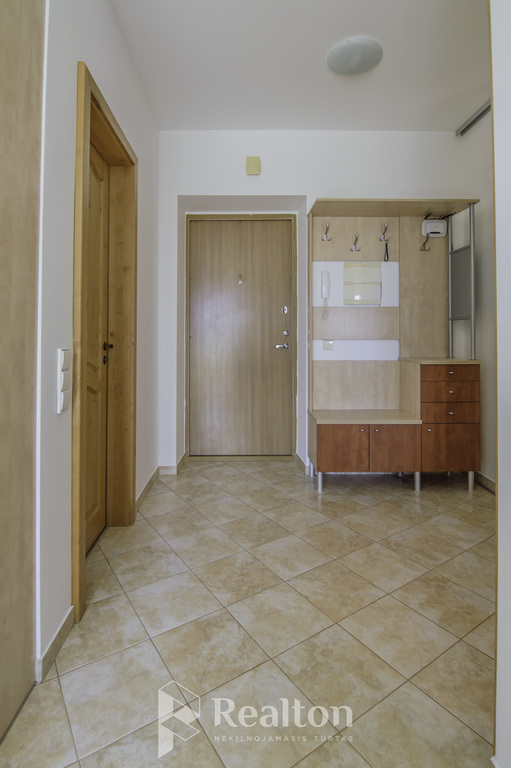 Nuomojamas šviesus 2 kambarių butas su puikiu panoraminiu vaizdu!-image-280163403