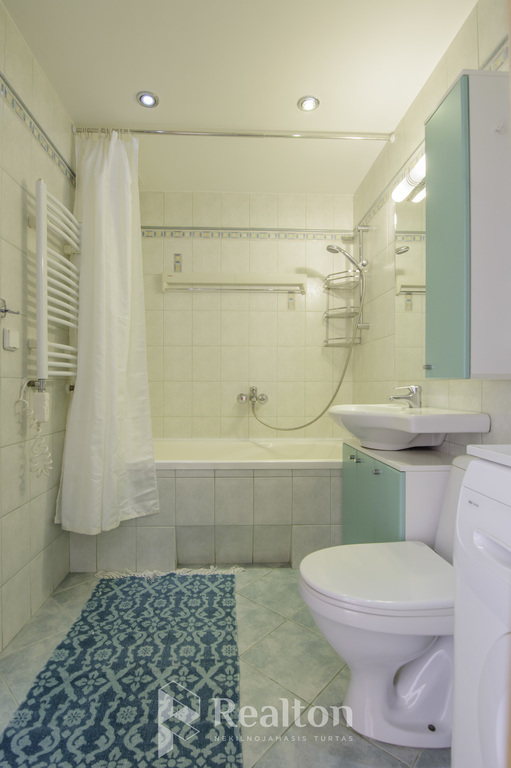 Nuomojamas šviesus 2 kambarių butas su puikiu panoraminiu vaizdu!-image-280163404