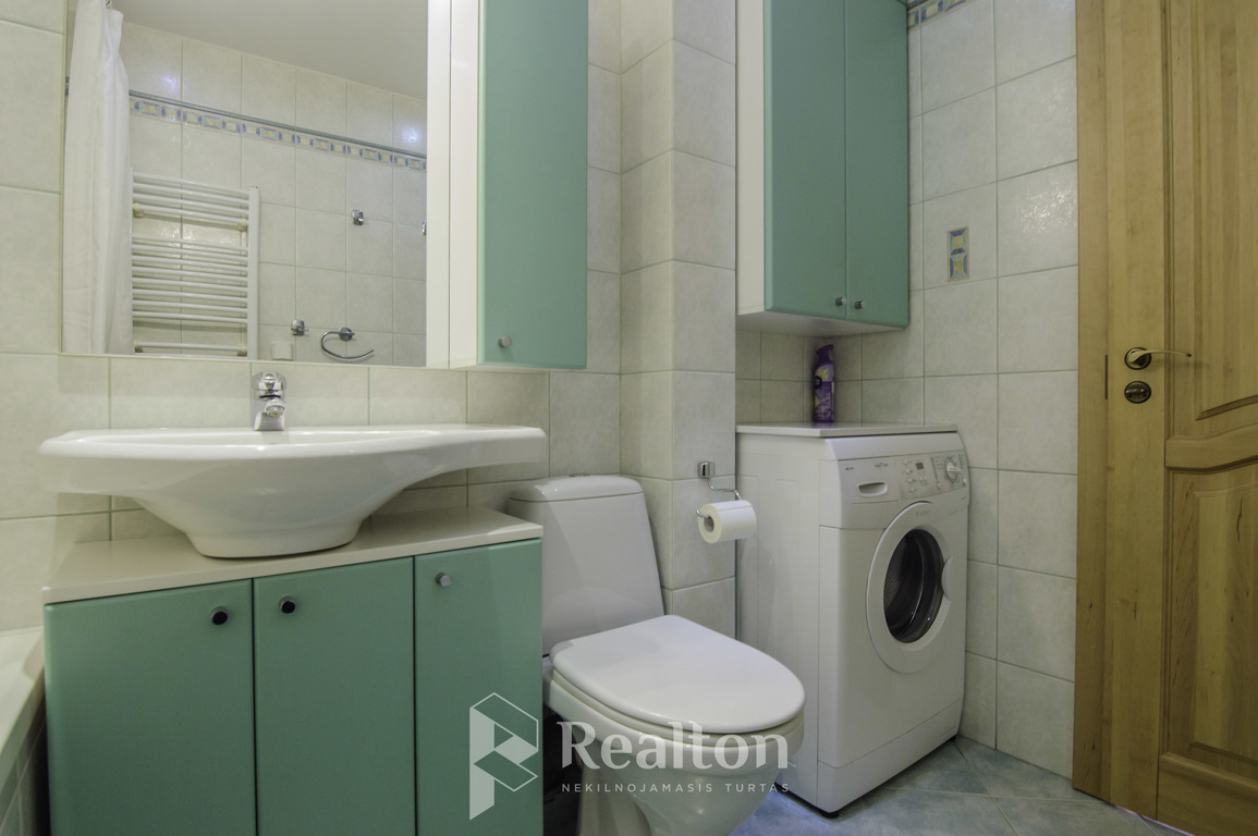 Nuomojamas šviesus 2 kambarių butas su puikiu panoraminiu vaizdu!-image-280163405