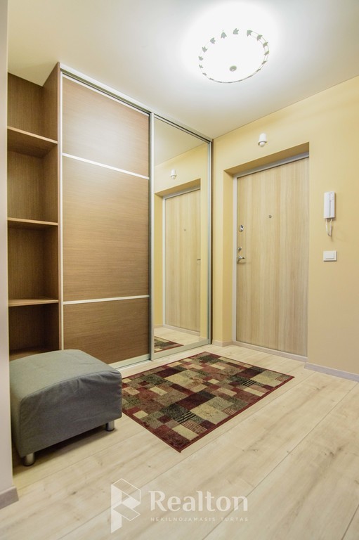 Nuomojamas 2 kam. butas su parkavimo vieta Savanorių pr. nuo Liepos 15 d.-image-293210271