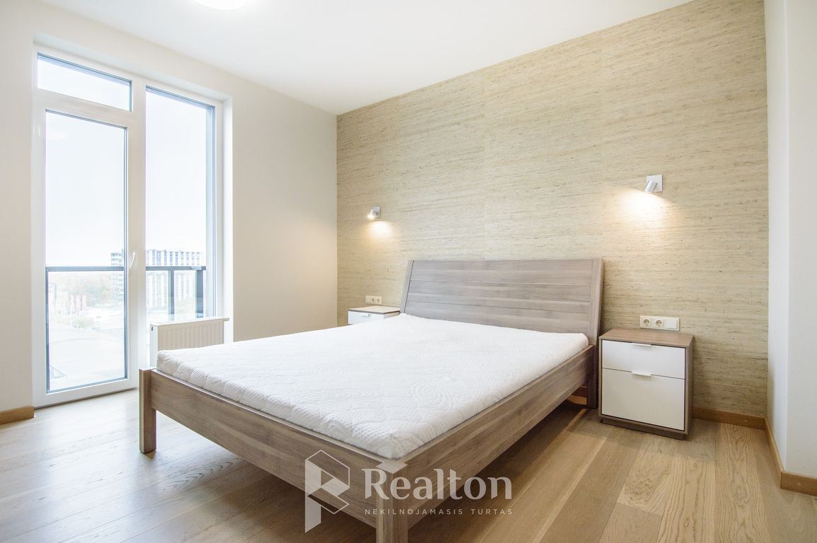 Nuomojamas 2 kambarių butas su parkavimo vieta A. Vivulskio g.!-image-270592732