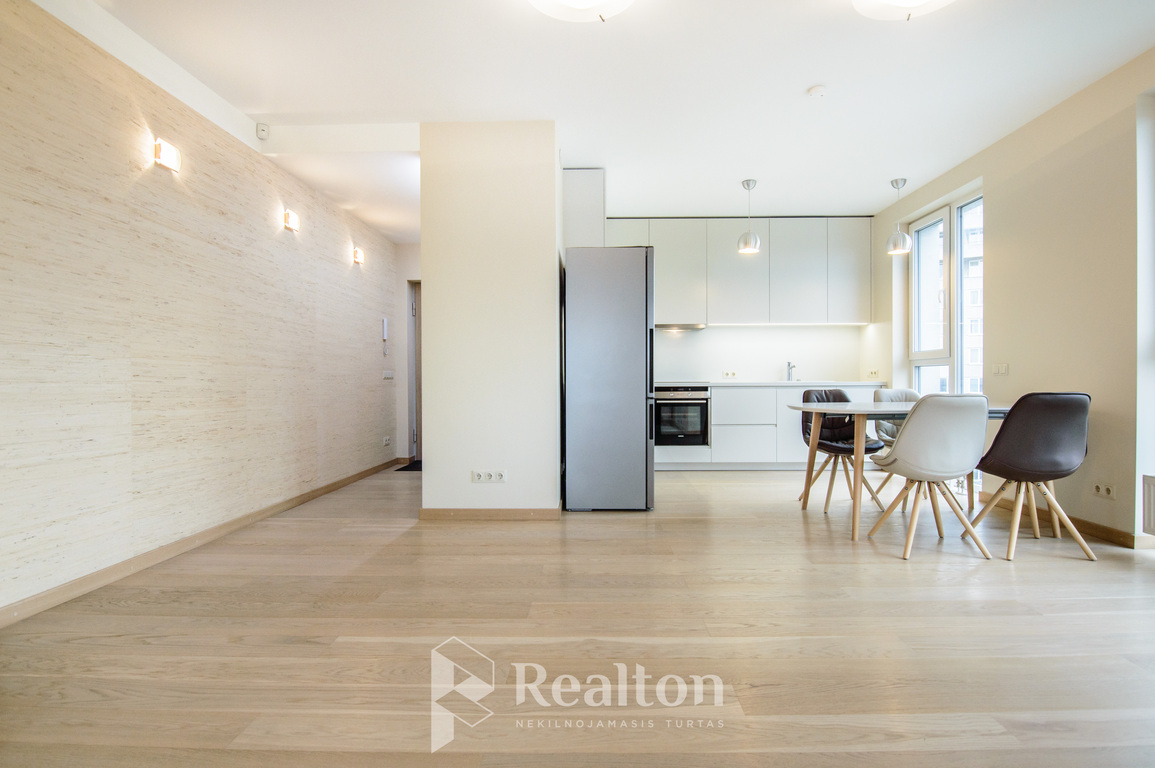 Nuomojamas 2 kambarių butas su parkavimo vieta A. Vivulskio g.!-image-270592731