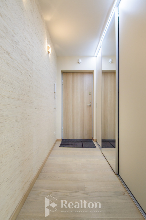 Nuomojamas 2 kambarių butas su parkavimo vieta A. Vivulskio g.!-image-270592739