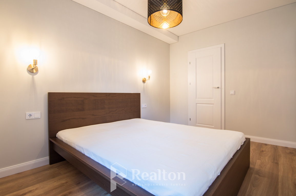 Nuomojamas 2 kambarių butas su parkavimo vieta!-image-270594727