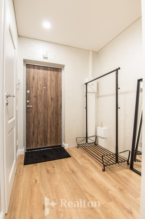 Nuomojamas 2 kambarių butas su parkavimo vieta!-image-270594735