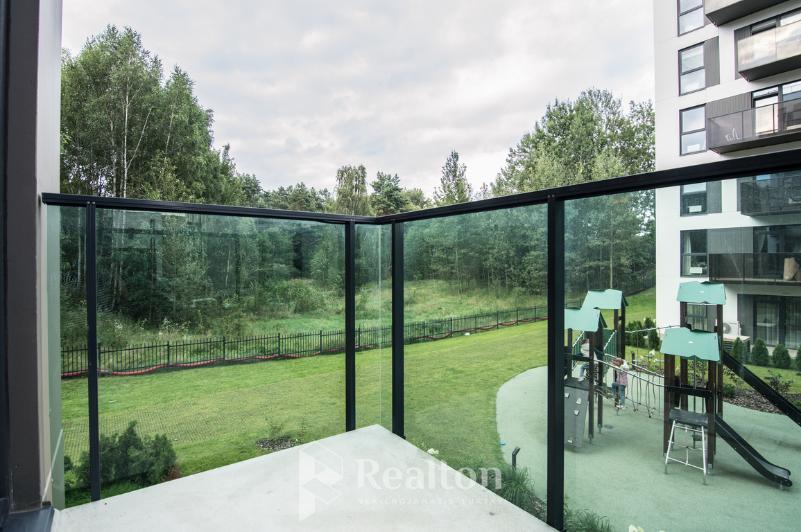 Nuomojamas 2 kambarių butas su parkavimo vieta!-image-270594734