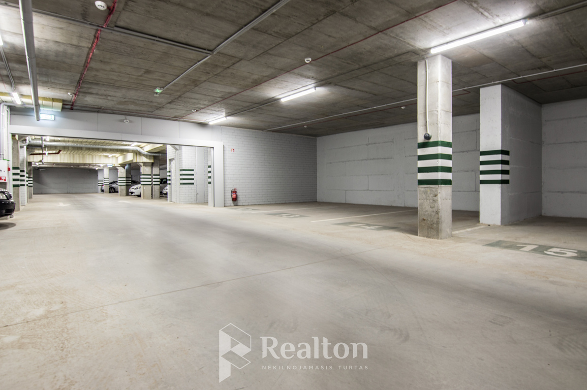 Nuomojamas 2 kambarių butas su parkavimo vieta!-image-270594737