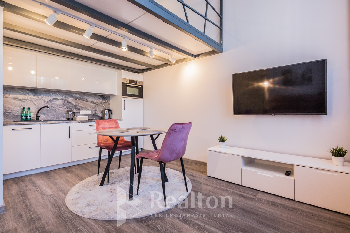 Nuomojamas butas Pylimo g., Senamiestyje, Vilniuje, 42 kv.m ploto-image-270593555