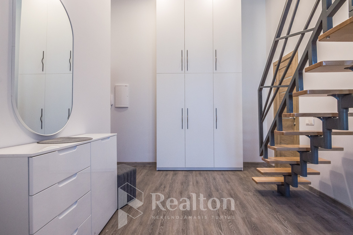 Nuomojamas butas Pylimo g., Senamiestyje, Vilniuje, 42 kv.m ploto-image-270593564