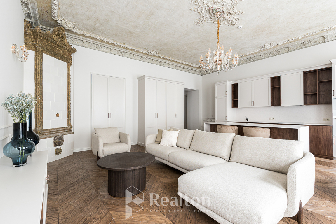 Nuomojamas butas Gedimino pr., Senamiestyje, Vilniuje, 80.5 kv.m ploto-image-278271309