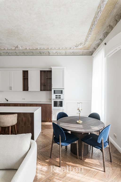 Nuomojamas butas Gedimino pr., Senamiestyje, Vilniuje, 80.5 kv.m ploto-image-278271313