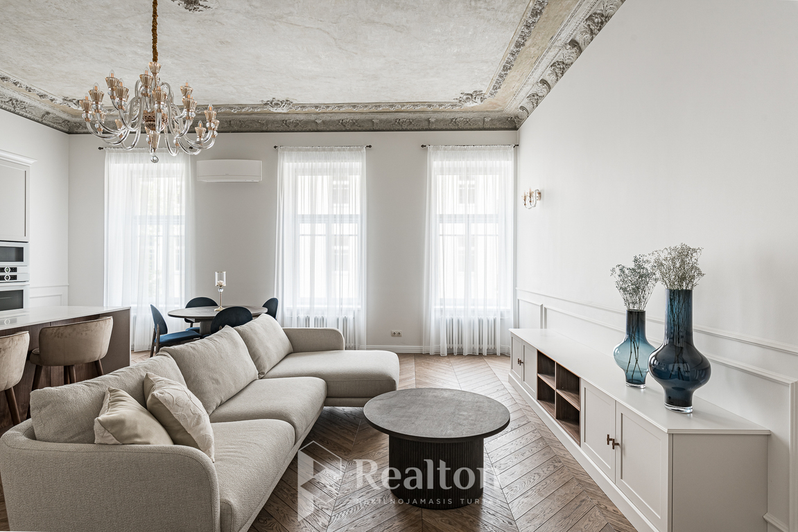 Nuomojamas butas Gedimino pr., Senamiestyje, Vilniuje, 80.5 kv.m ploto-image-278271315