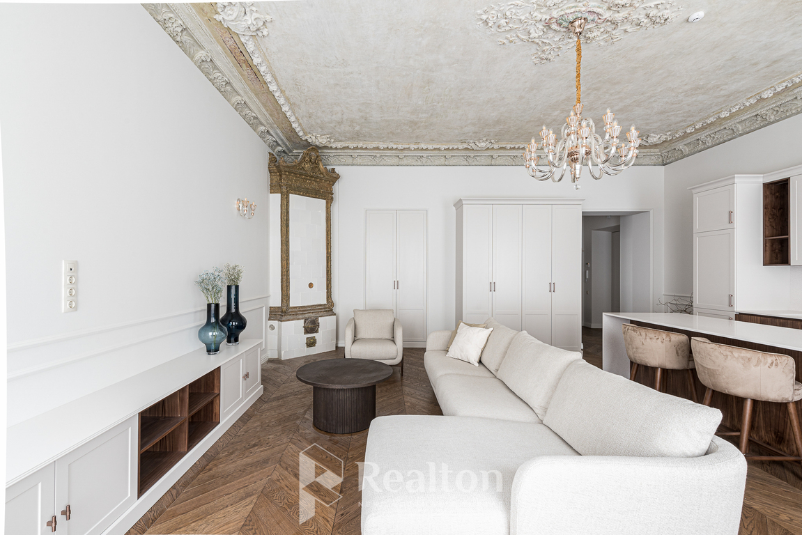 Nuomojamas butas Gedimino pr., Senamiestyje, Vilniuje, 80.5 kv.m ploto-image-278271318