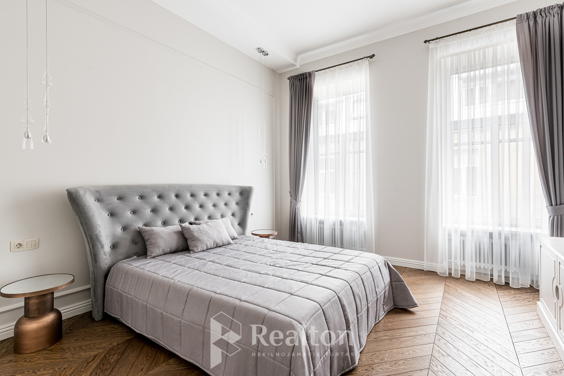 Nuomojamas butas Gedimino pr., Senamiestyje, Vilniuje, 80.5 kv.m ploto-image-278271320