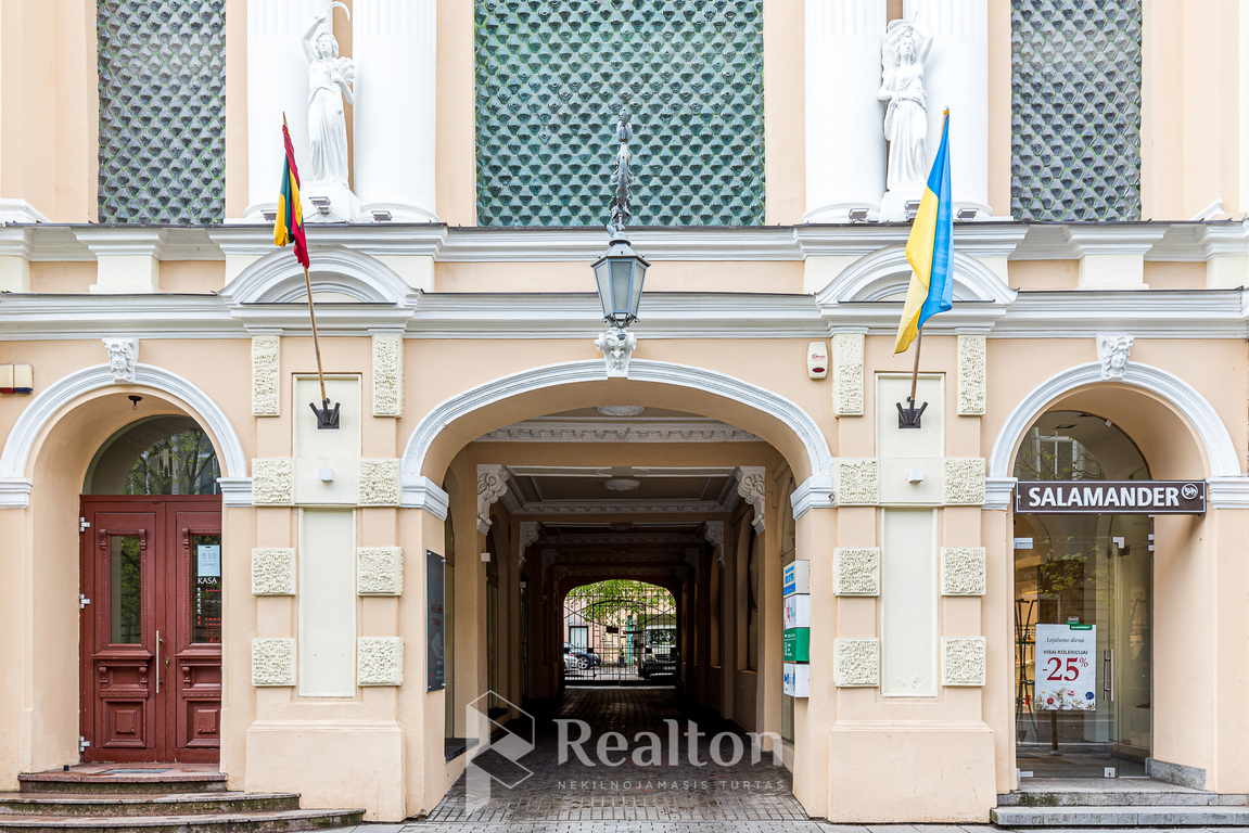 Nuomojamas butas Gedimino pr., Senamiestyje, Vilniuje, 80.5 kv.m ploto-image-278271329