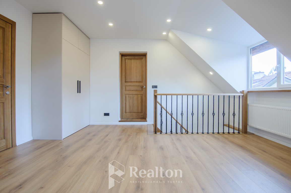 Nuomojamas butas Vokiečių g., Senamiestyje, Vilniuje, 85.75 kv.m ploto-image-270587987