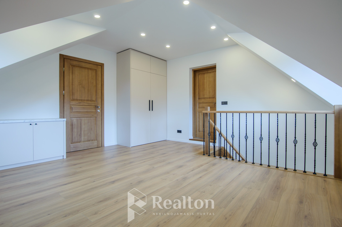 Nuomojamas butas Vokiečių g., Senamiestyje, Vilniuje, 85.75 kv.m ploto-image-270587991