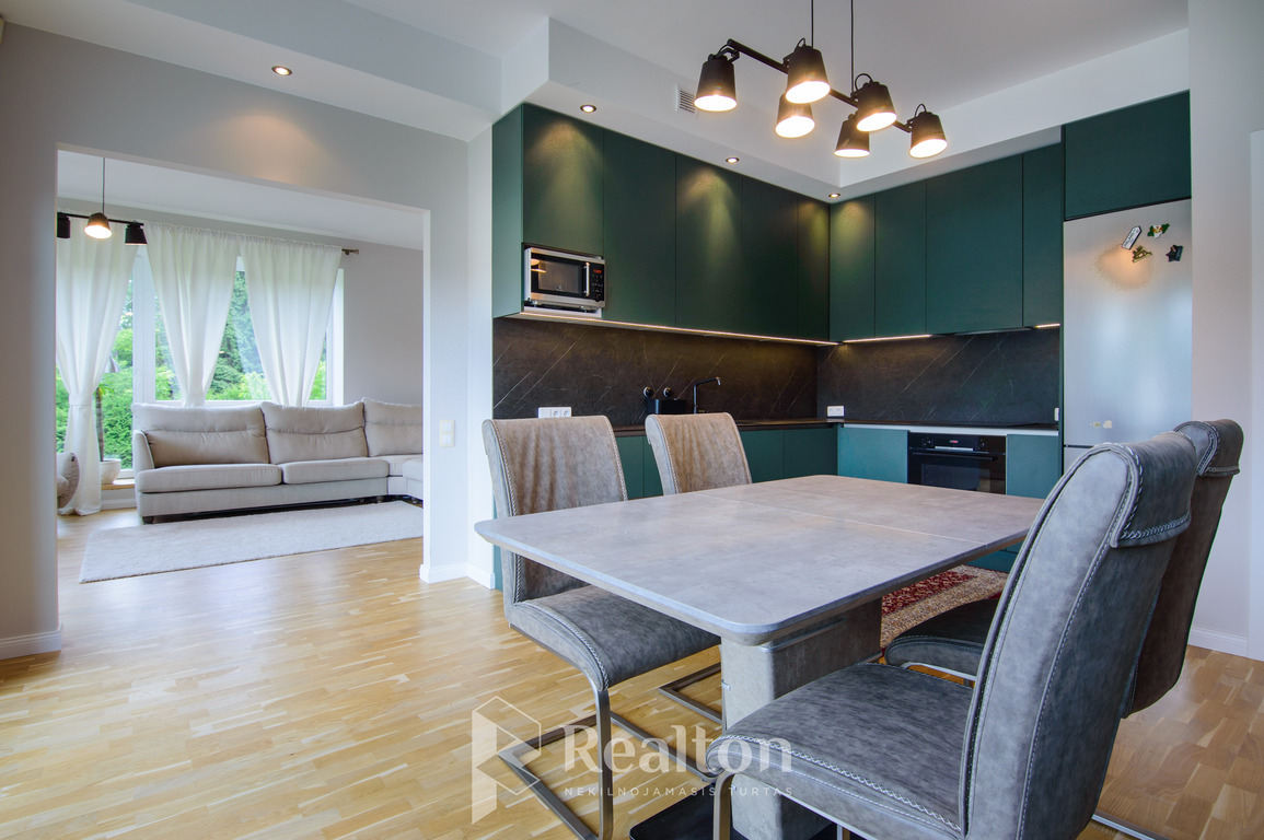 Parduodamas butas Korių g., Balsiuose, Vilniuje, 185 kv.m ploto-image-270595739