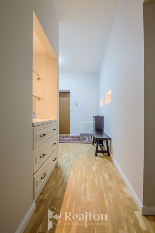 Parduodamas butas Korių g., Balsiuose, Vilniuje, 185 kv.m ploto-image-270595748