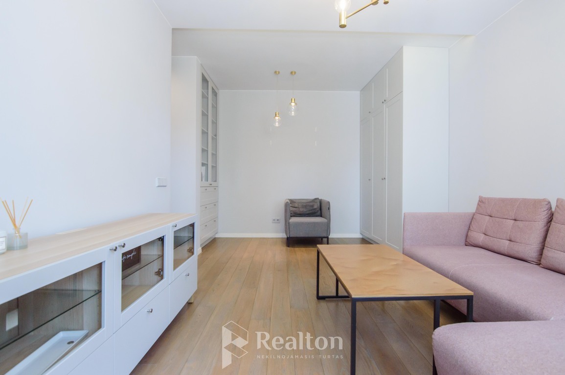 Nuomojamas butas Ašmenos g., Senamiestyje, Vilniuje, 51 kv.m ploto-image-285862072