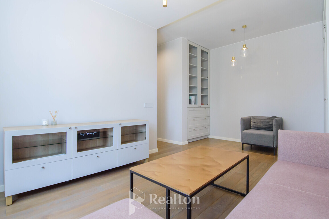 Nuomojamas butas Ašmenos g., Senamiestyje, Vilniuje, 51 kv.m ploto-image-285862071