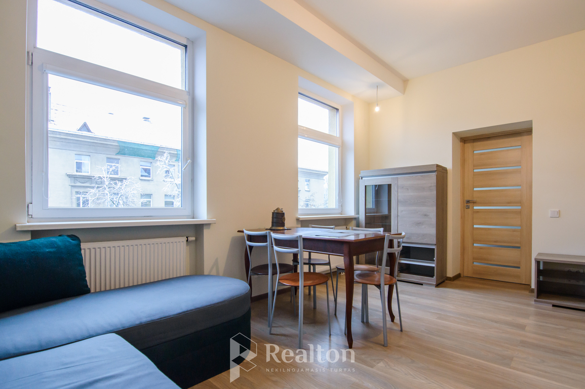 Nuomojamas butas Švitrigailos g., Naujamiestyje, Vilniuje, 37.5 kv.m ploto-image-280160030
