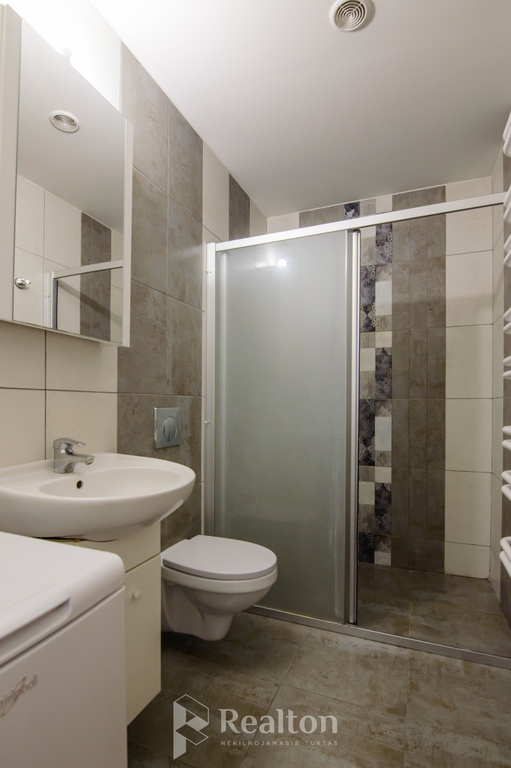 Nuomojamas butas Švitrigailos g., Naujamiestyje, Vilniuje, 37.5 kv.m ploto-image-280160036