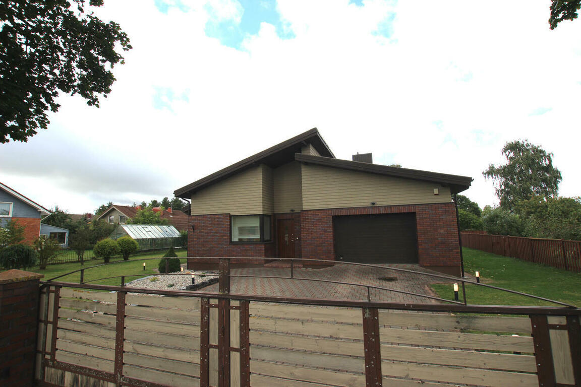 Parduodamas namas Kretingoje, 215 kv.m ploto, 2 aukštai