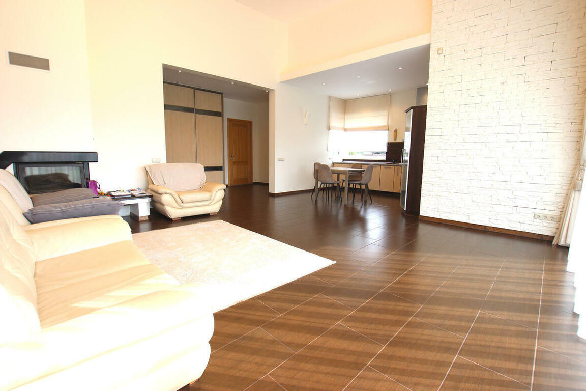 Parduodamas namas Kretingoje, 215 kv.m ploto, 2 aukštai