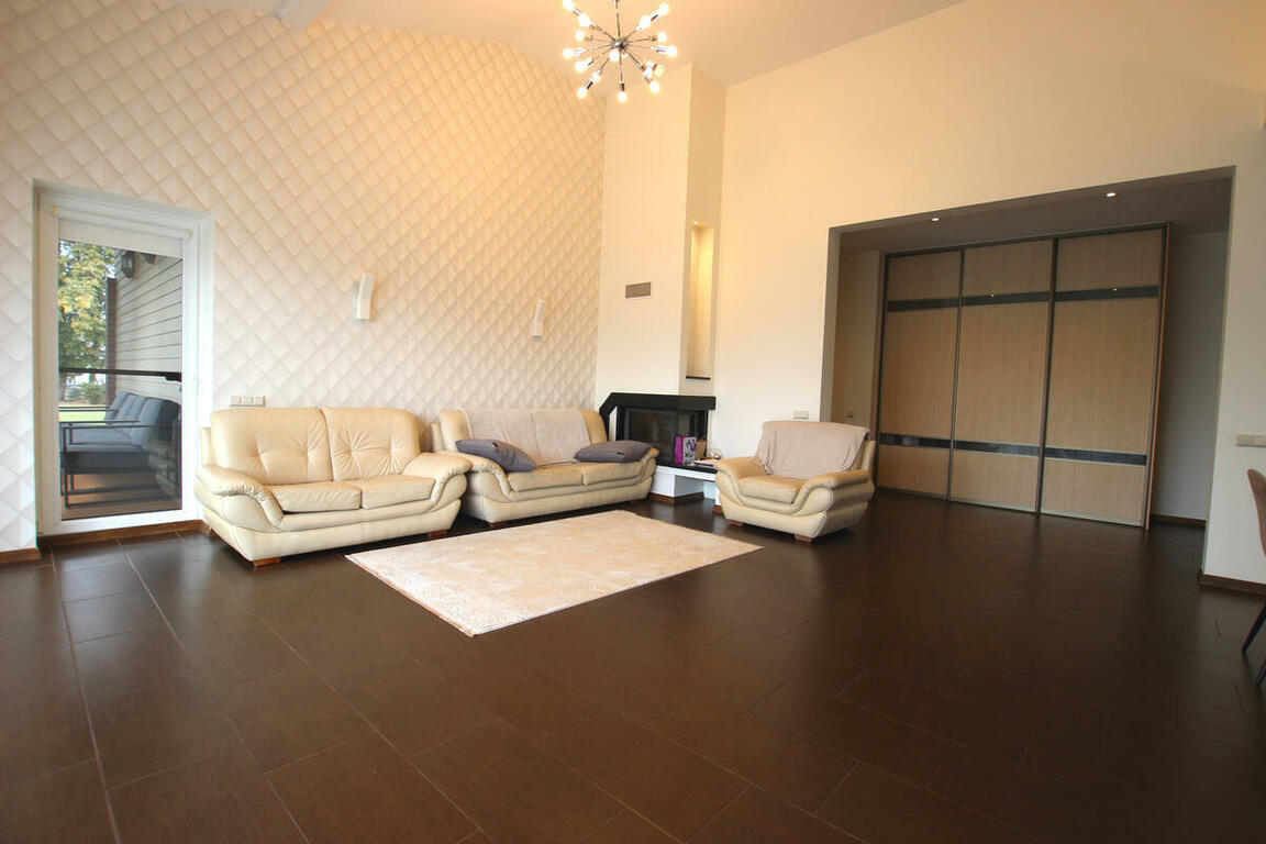 Parduodamas namas Kretingoje, 215 kv.m ploto, 2 aukštai