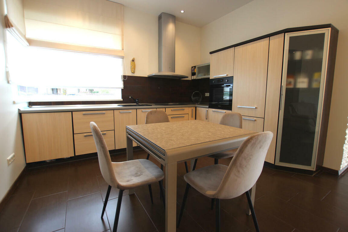 Parduodamas namas Kretingoje, 215 kv.m ploto, 2 aukštai