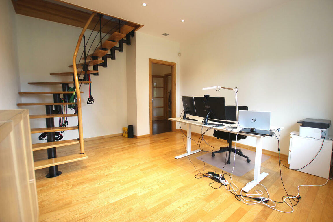 Parduodamas namas Kretingoje, 215 kv.m ploto, 2 aukštai