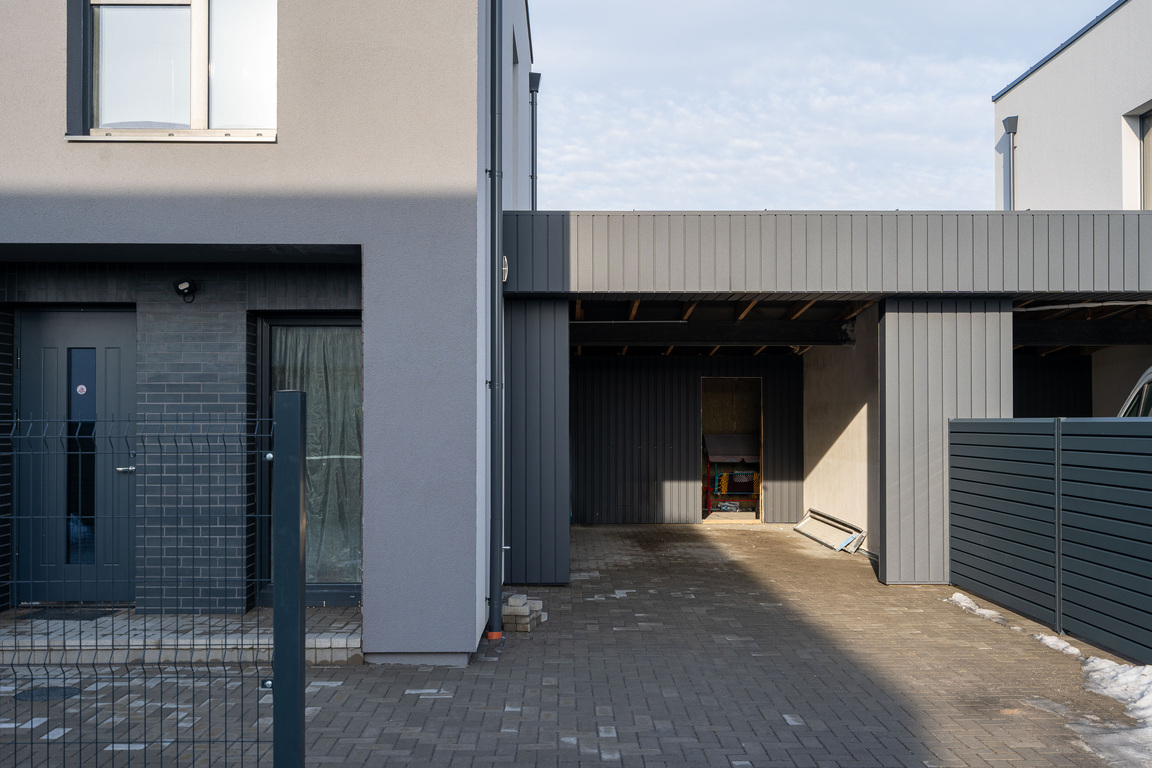 Įrengtas naujas namas su Garažu