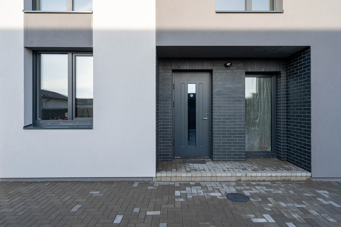 Įrengtas naujas namas su Garažu