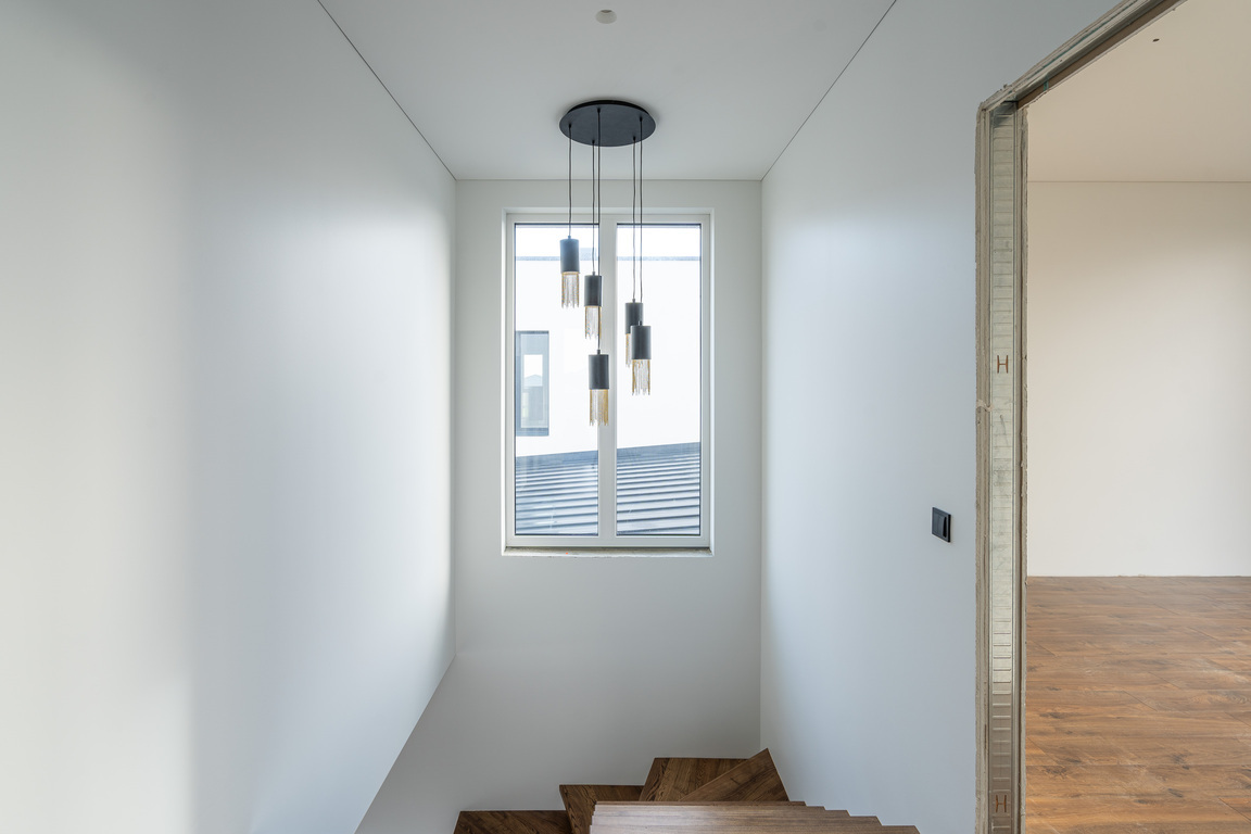 Įrengtas naujas namas su Garažu