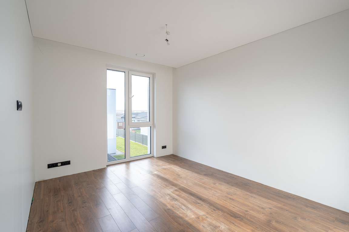 Įrengtas naujas namas su Garažu