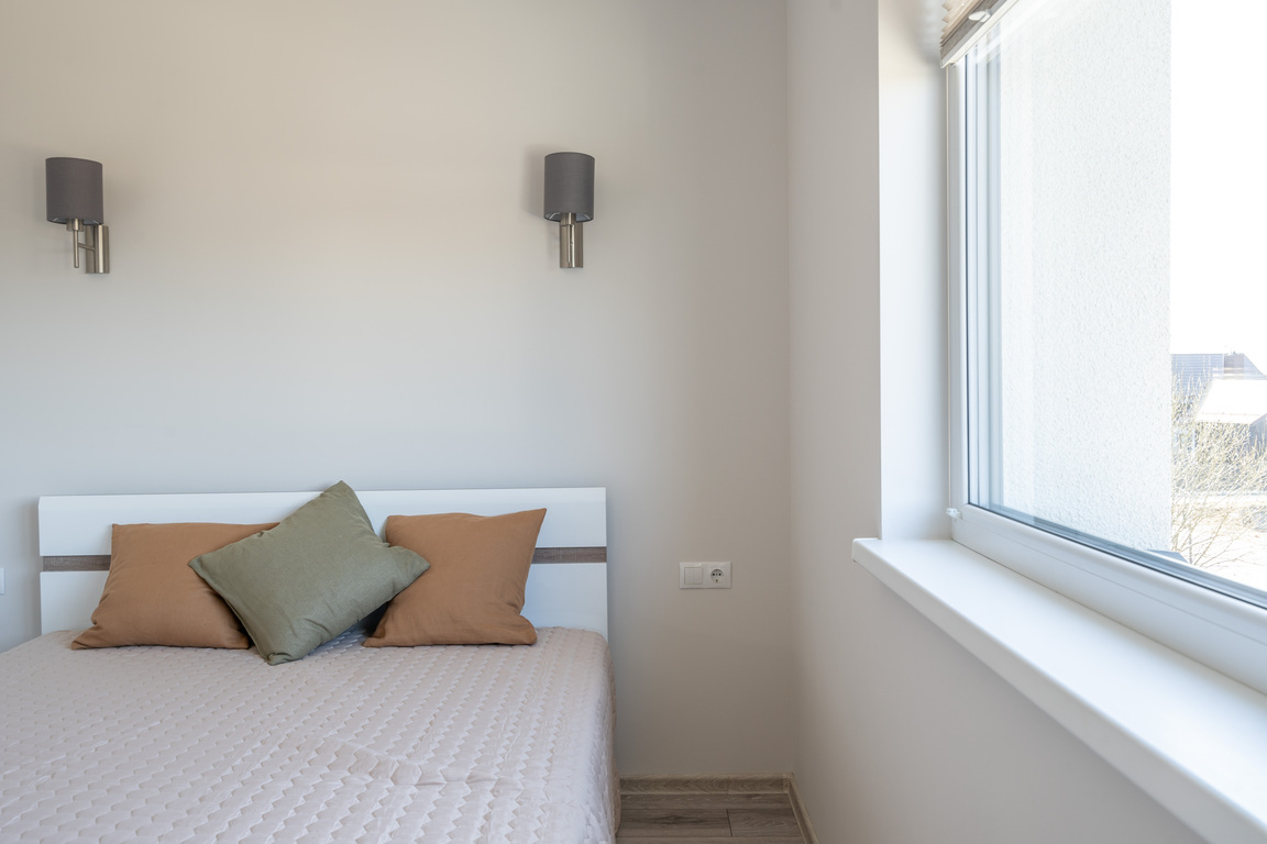 Įrengtas kotedžas ramiame priemiestyje