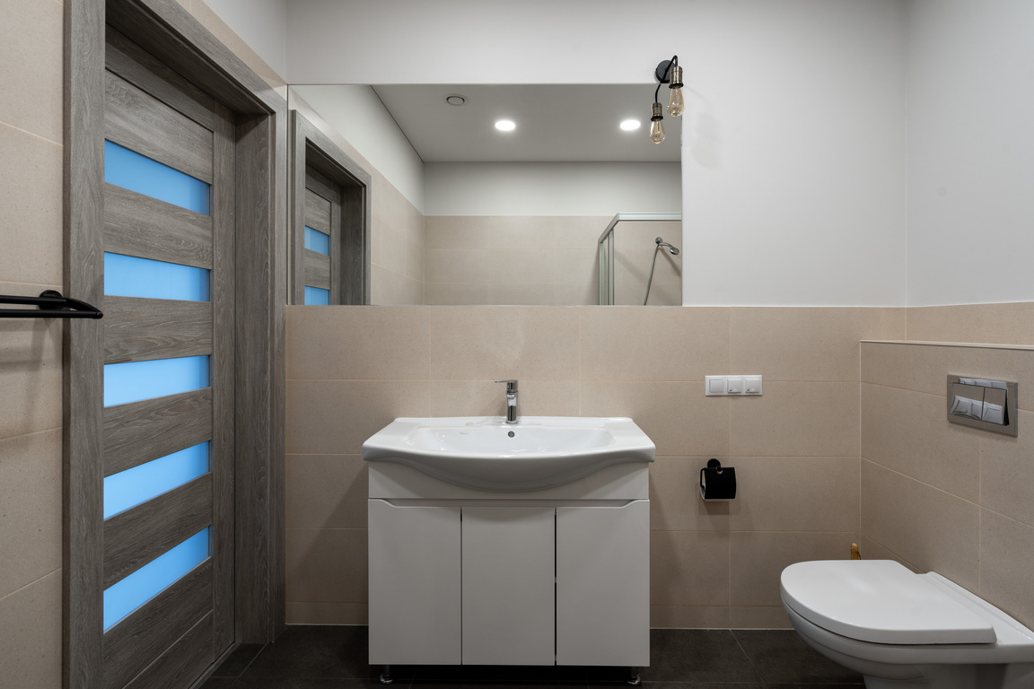 Įrengtas kotedžas ramiame priemiestyje