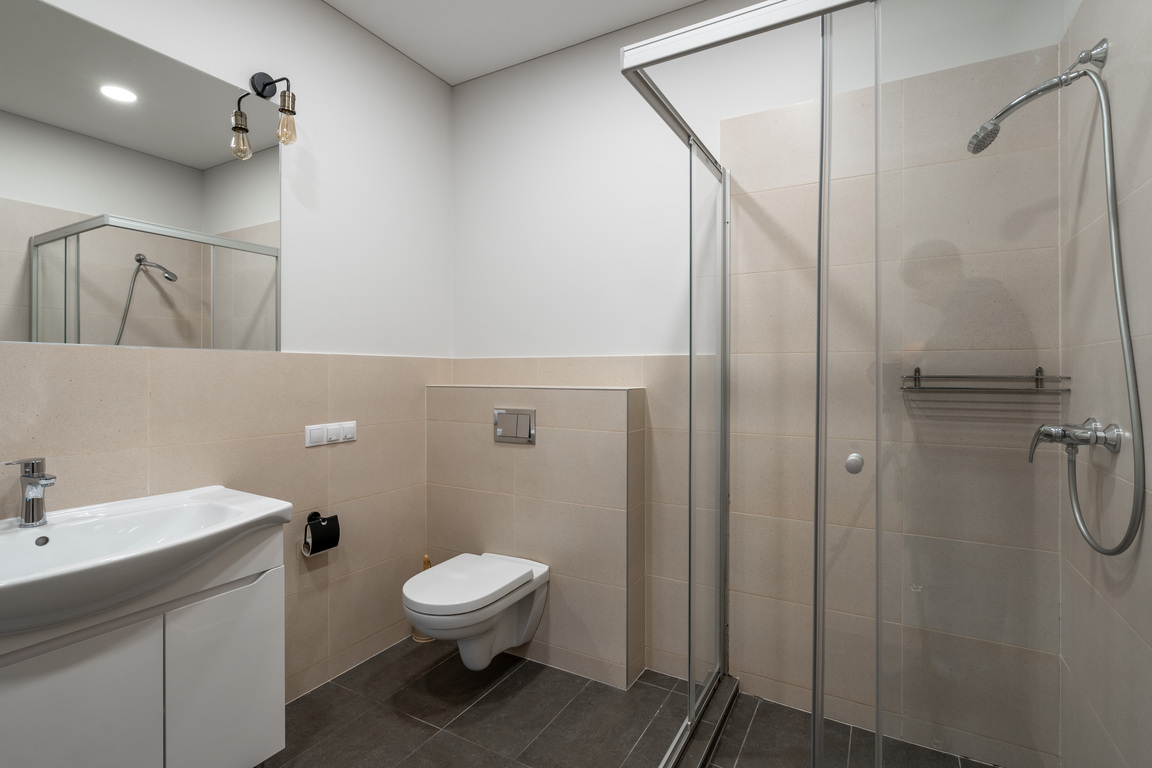 Įrengtas kotedžas ramiame priemiestyje