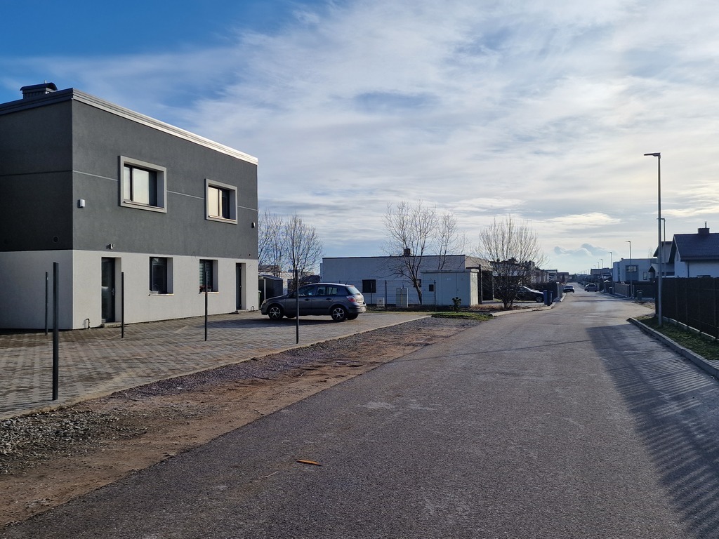 Įrengtas kotedžas ramiame priemiestyje