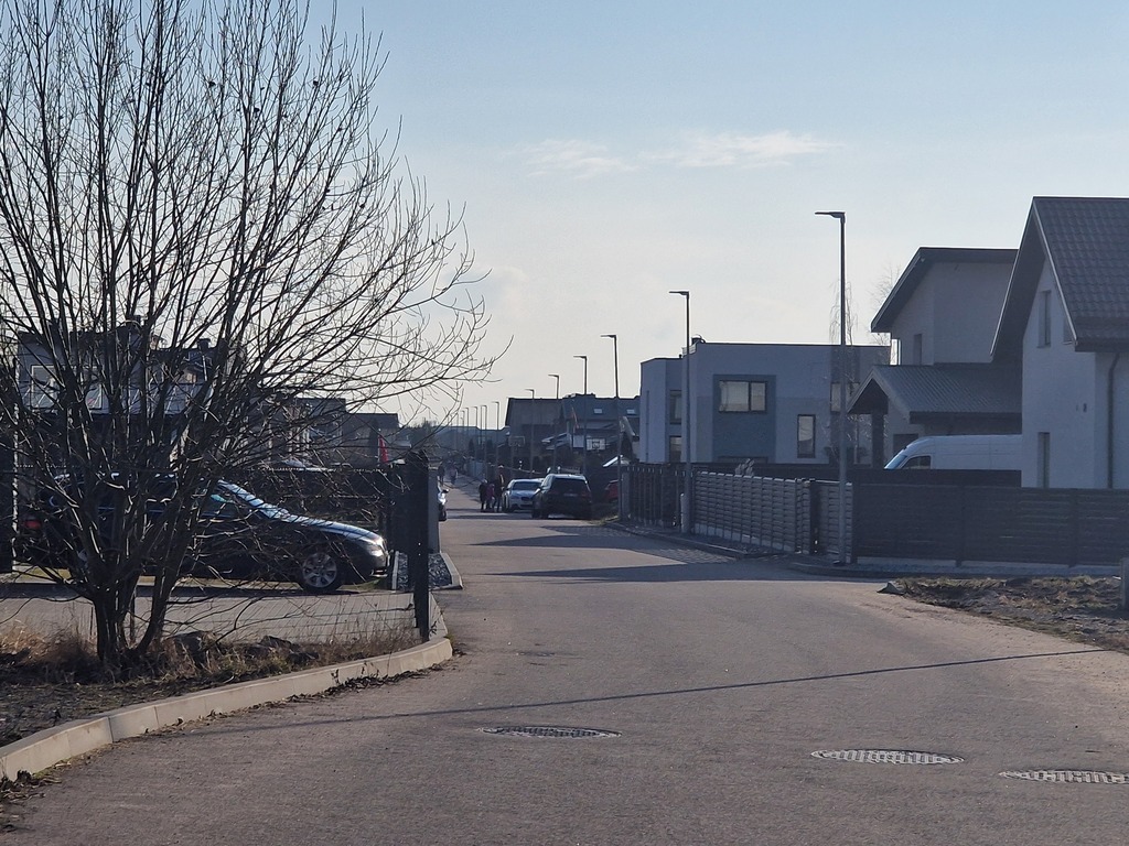 Įrengtas kotedžas ramiame priemiestyje