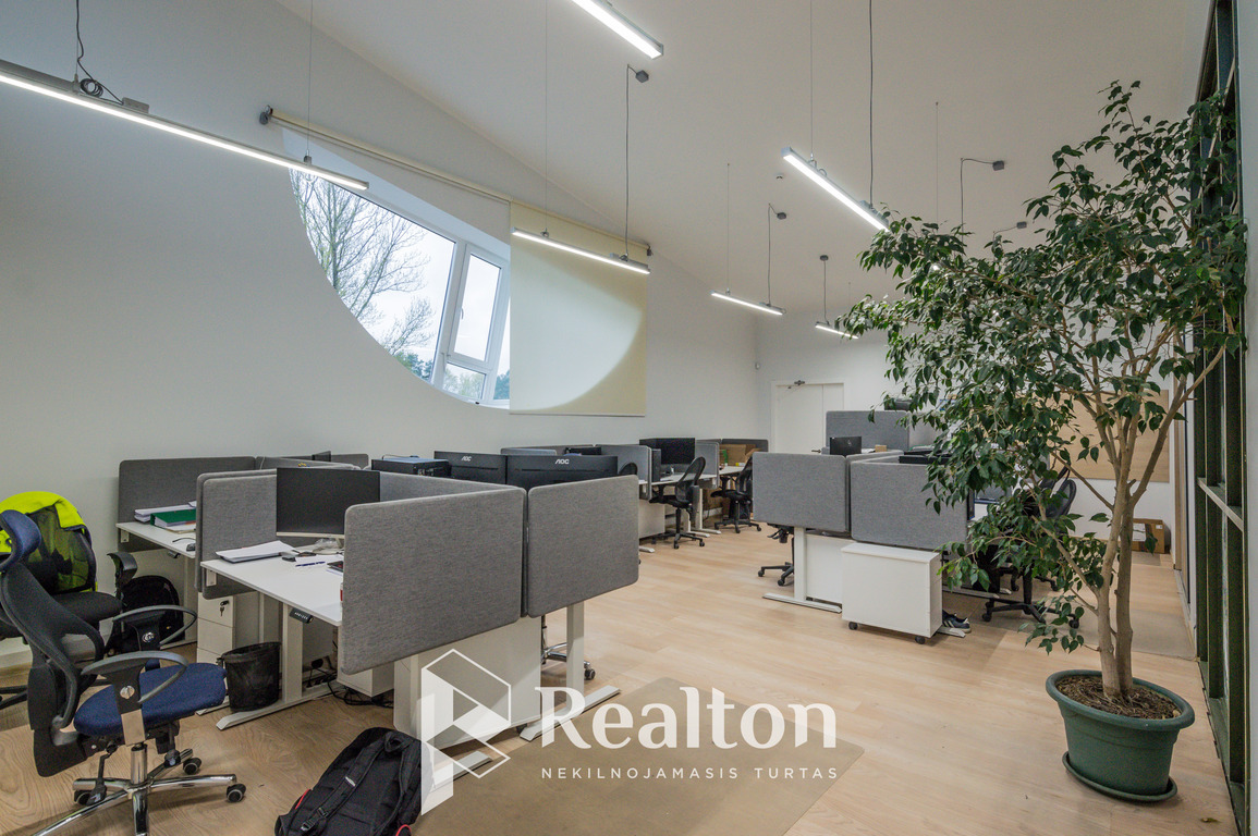 Parduodamos patalpos Žirmūnų g., Žirmūnuose, Vilniuje, 504 kv.m ploto-image-273543354