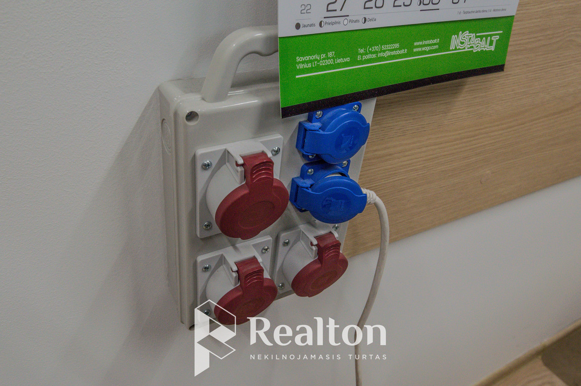 Parduodamos patalpos Žirmūnų g., Žirmūnuose, Vilniuje, 504 kv.m ploto-image-273543384