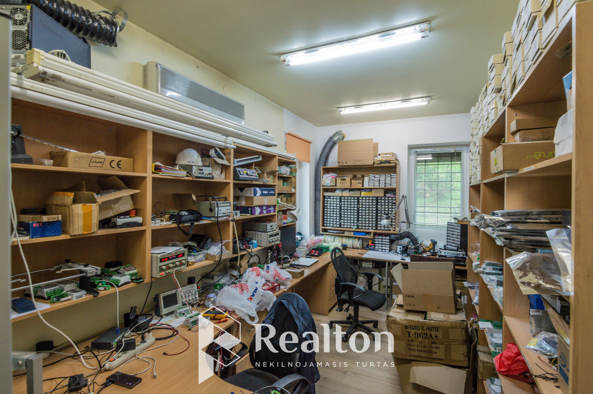 Parduodamos patalpos Žirmūnų g., Žirmūnuose, Vilniuje, 504 kv.m ploto-image-273543383