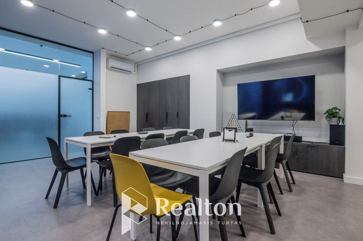 Parduodamos patalpos Žirmūnų g., Žirmūnuose, Vilniuje, 504 kv.m ploto-image-273543374