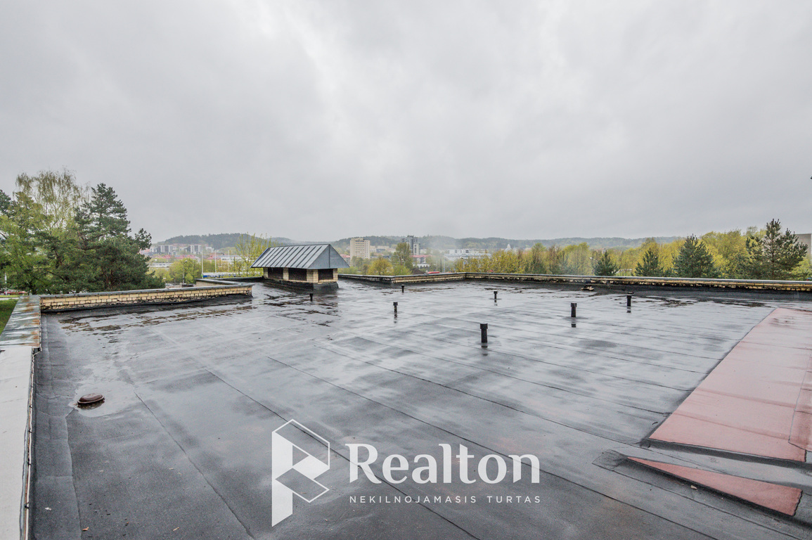 Parduodamos patalpos Žirmūnų g., Žirmūnuose, Vilniuje, 504 kv.m ploto-image-273543378