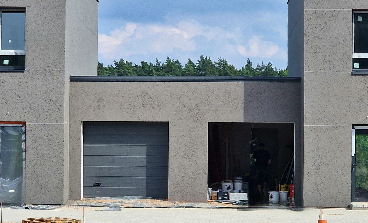 Namai ant Neries kranto